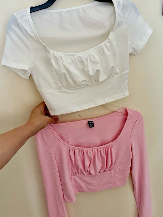 SHEIN Tops - Women’s Scoop-Neck Ruched Crop Top - Pink and White smal size